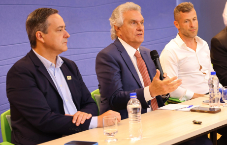 Caiado destaca avanços de Goiás durante palestra para empresários, em Santa Catarina